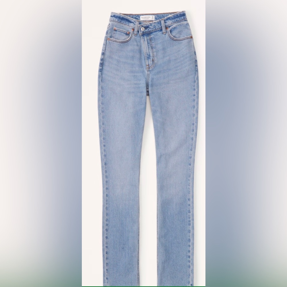 NWOT Abercrombie & Fitch The 90’s Slim Straight Ultra High Rise